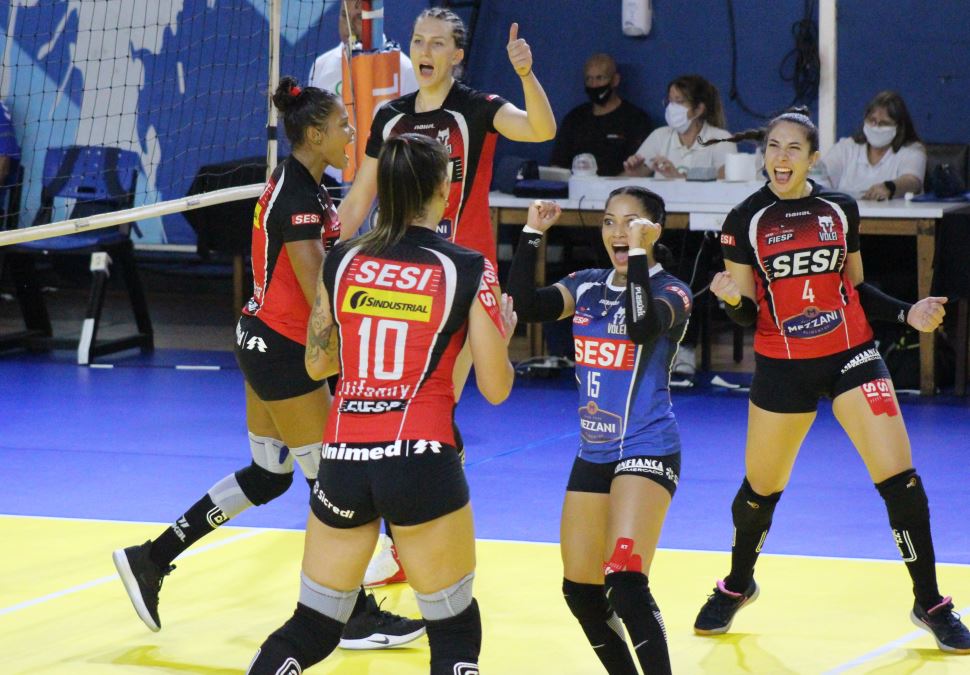 Na estreia da Superliga Banco do Brasil 2020-2021, Sesi Vôlei Bauru vence o Pinheiros 