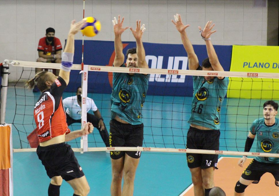 Vôlei masculino do Sesi-SP conquista vitória importante pela Superliga 2020/21