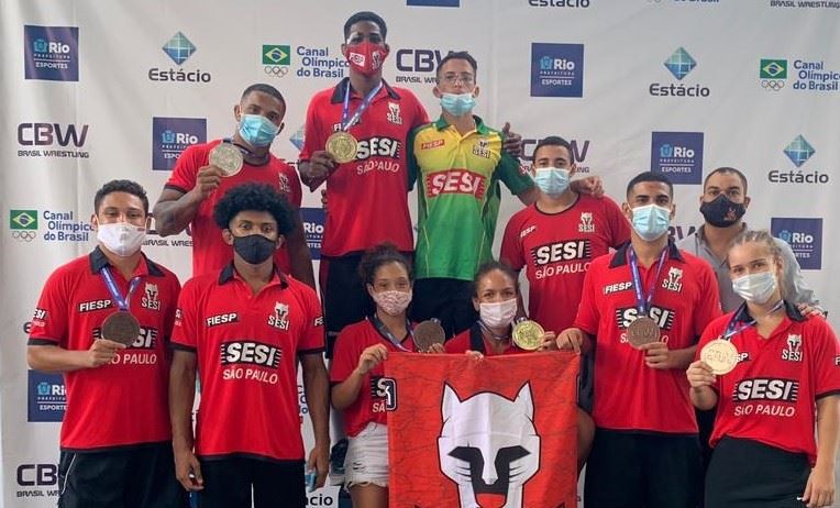 Sesi-SP leva 10 lutadores para Campeonato Brasileiro de Wrestling Sênior 2021 e conquista 7 medalhas