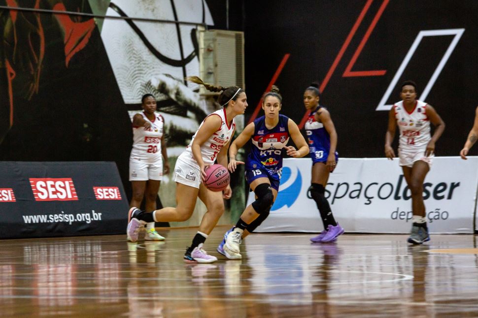 Sesi Araraquara Basquete garante mais uma vitória contra Blumenau pela LBF 