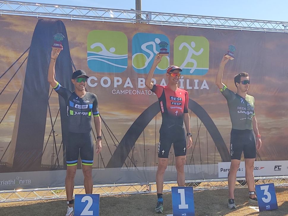 Triatletas dos Sesi-SP conquistam medalhas de ouro e prata em provas realizadas no Brasil e no México 