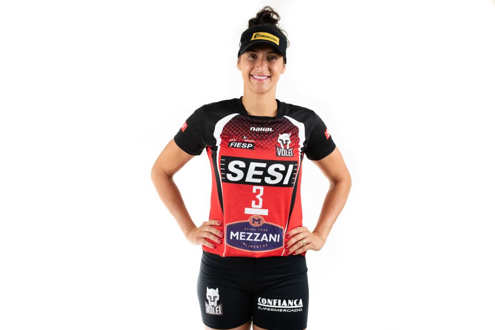 Dani Lins renova com o Sesi Vôlei Bauru 