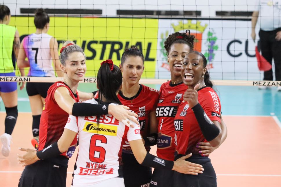Sesi Vôlei Bauru vence Curitiba na Superliga 2021-2022 