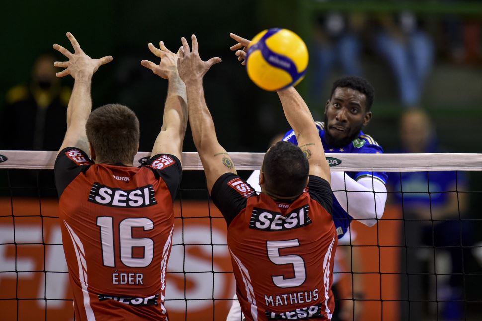 Sesi-SP vence clássico contra o Sada Cruzeiro e mantém invencibilidade na Superliga 