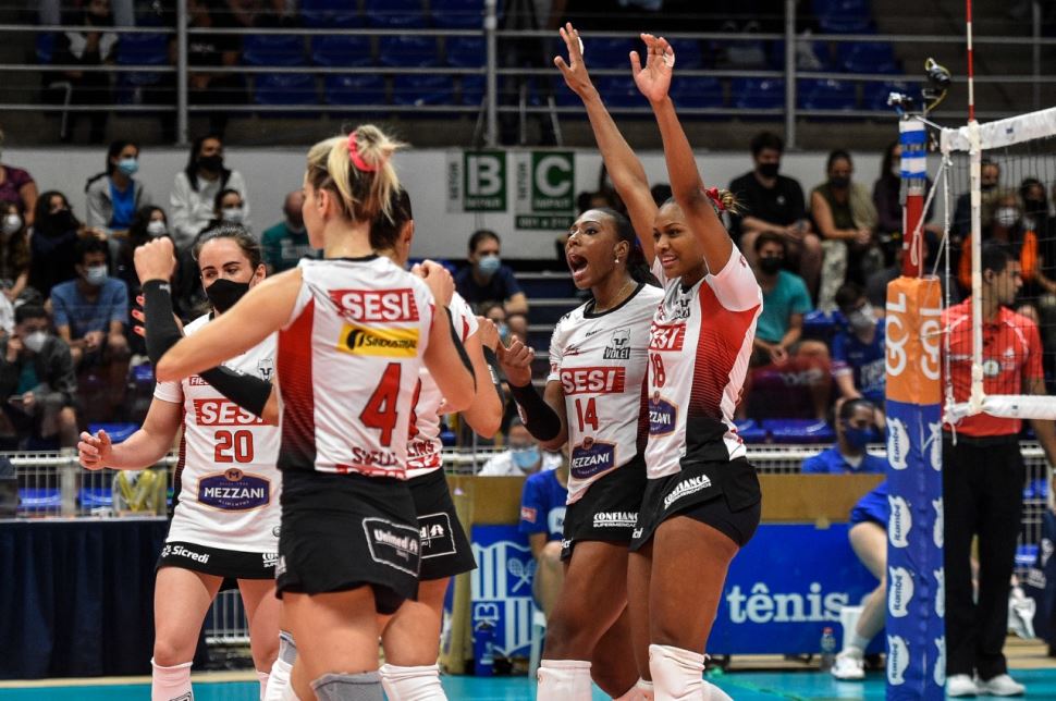 No tie break, Sesi Vôlei Bauru vence Itambé/Minas na Superliga Banco do Brasil 2021-2022 
