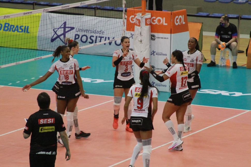 Sesi Vôlei Bauru vence Curitiba na Superliga 2021-2022 