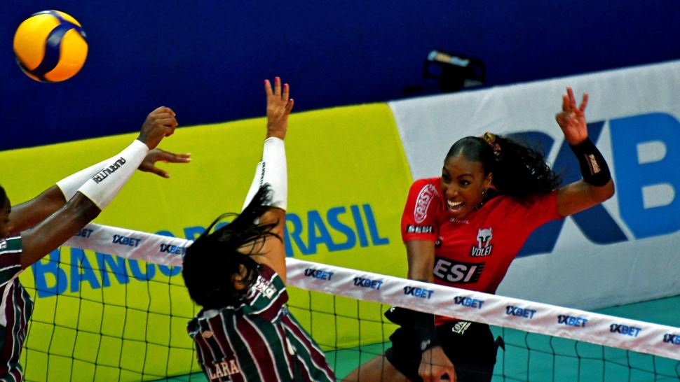 Sesi Vôlei Bauru vence Fluminense e vai à semifinal da Superliga 2021/2022