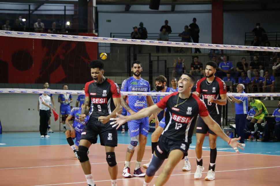 Sesi SP dá show em casa, vence o Campinas e vai à semifinal da Superliga 2021/2022