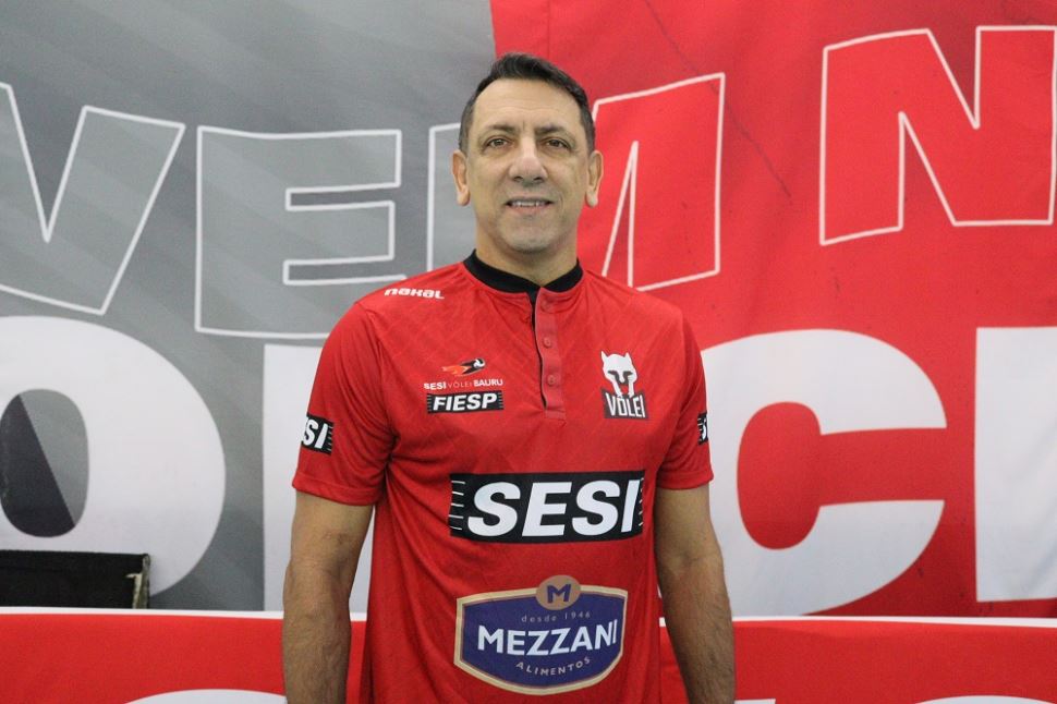 Marcos Kwiek é o novo técnico do Sesi Vôlei Bauru 