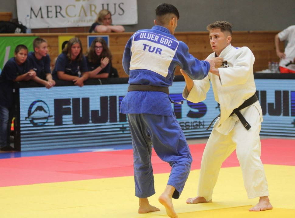 Na seleção júnior, judoca do Sesi-SP é bronze na Copa Europeia Sub-21 na Hungria 