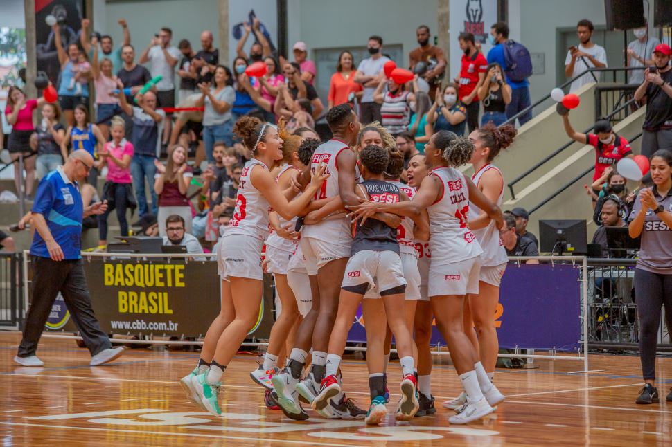Sesi Araraquara Basquete coroa mais um ano do projeto com 3º lugar na LBF