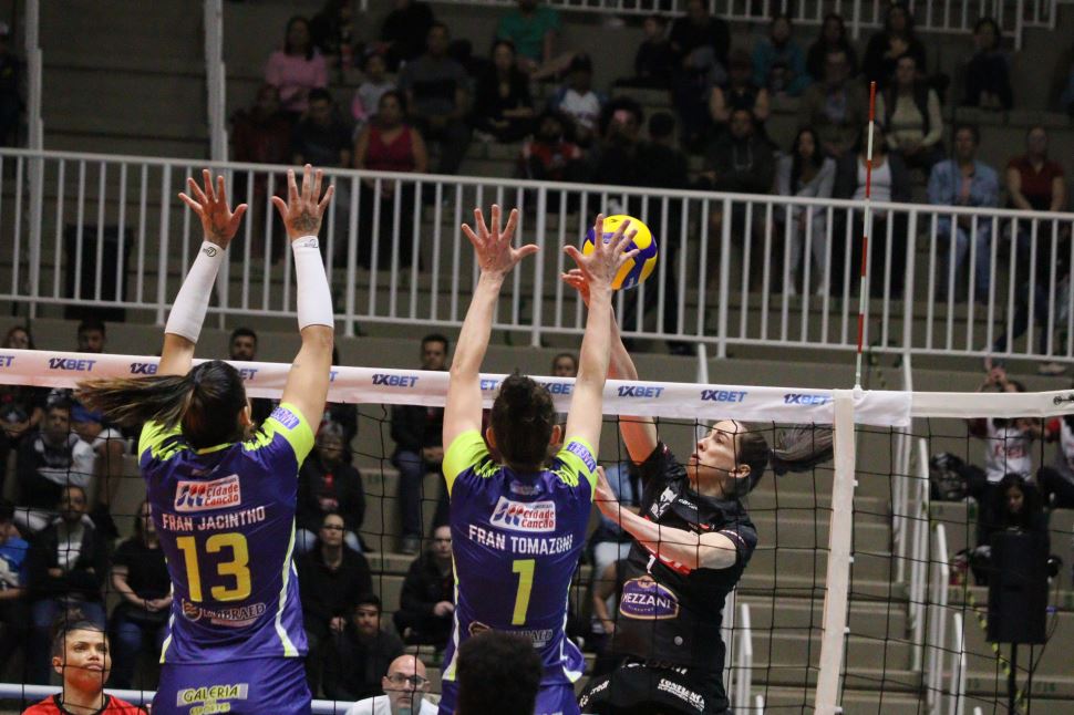 No tie break, Sesi Vôlei Bauru perde para Unilife/Maringá na Superliga 1XBET 2022-2023 