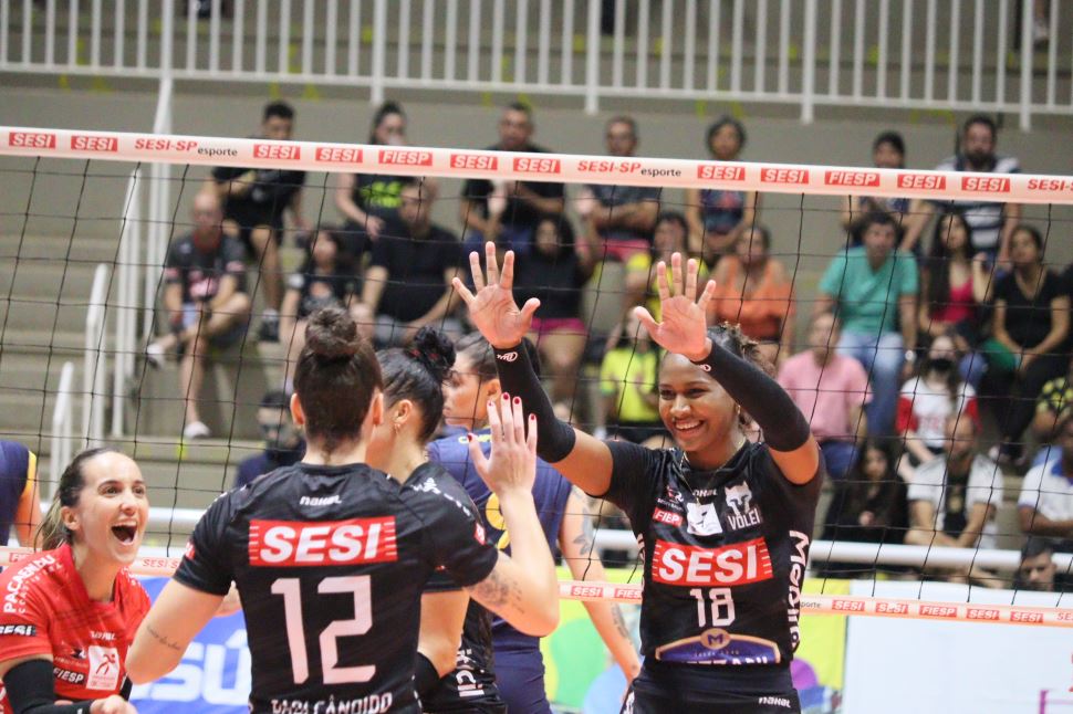 Sesi Vôlei Bauru vence Bluvôlei e se garante nas quartas da Superliga Bet7K 2023/2024