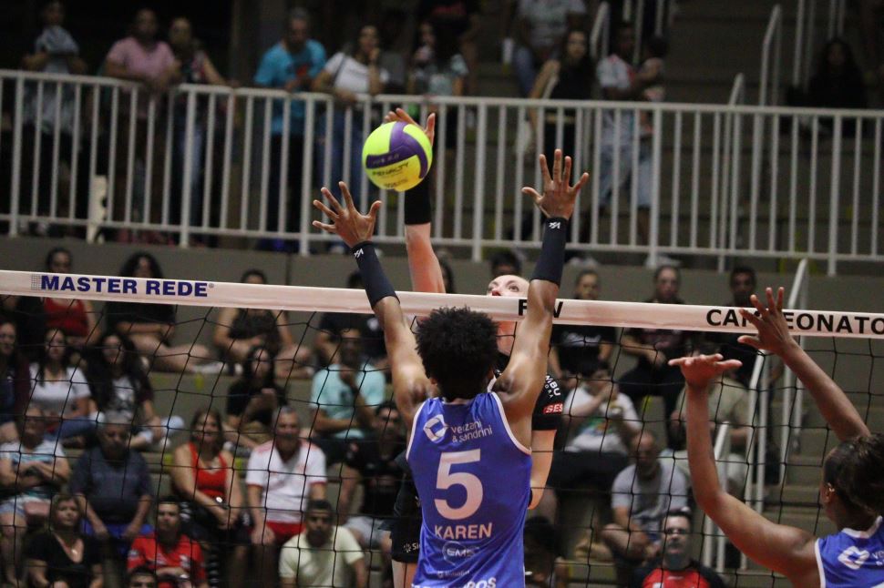 Sesi Vôlei Bauru está eliminado do Paulista e Sesi Vôlei vence no tie break