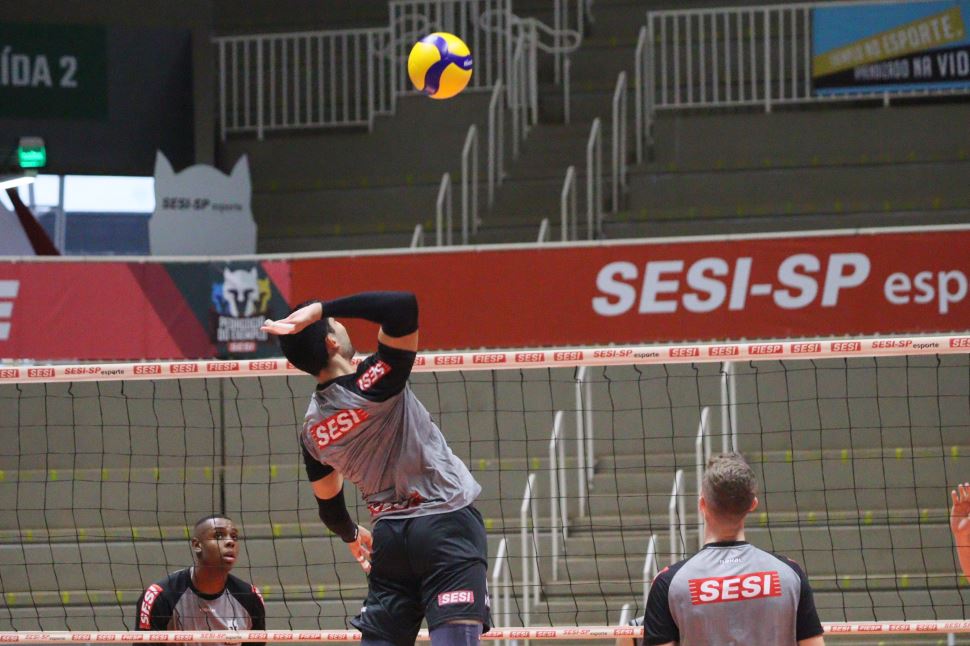 Sesi Vôlei visita Joinville em briga direta na 