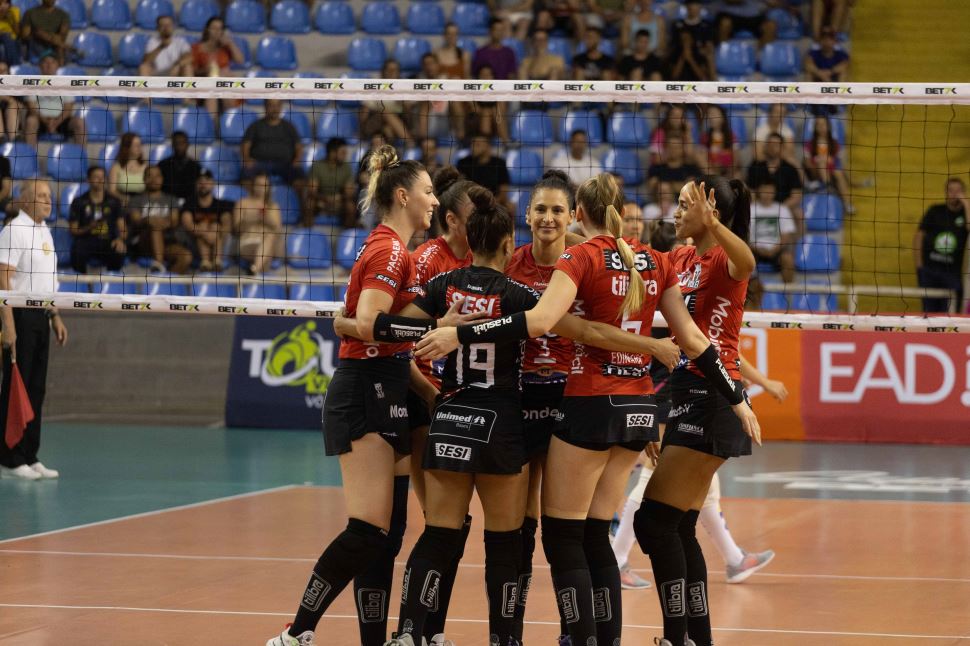 Sesi Vôlei Bauru vence Bluvolei e salta para o G4 da Superliga Bet7k 2023/2024 