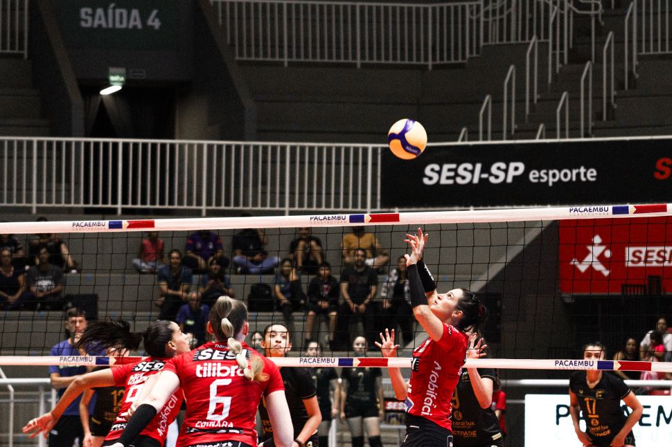 Sesi Vôlei Bauru estreia com vitória no Sul-Americano de Clubes