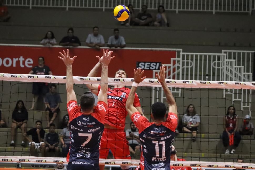 No tie break, Sesi Vôlei perde para Apan Roll-on Blumenau na Superliga Bet7k 2023/2024