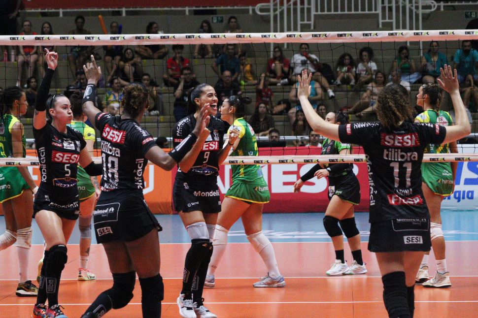 Sesi Vôlei Bauru domina Unilife Maringá pela Superliga Bet7k 2023/2024