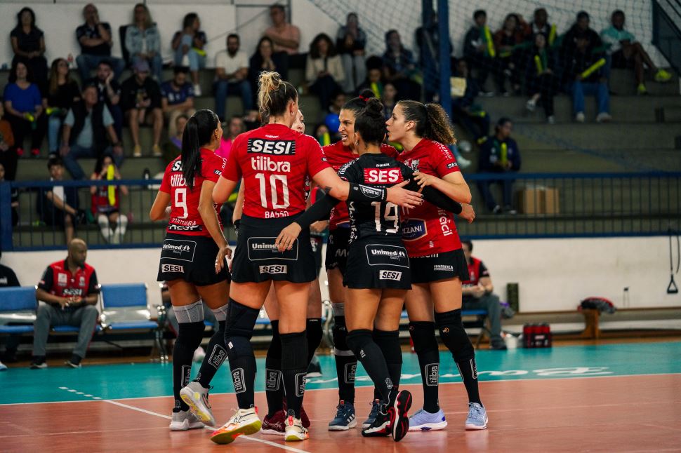 Sesi Vôlei Bauru vence Barueri e enfrenta Dentil/Praia Clube nas quartas da Superliga Bet7k 2023/2024