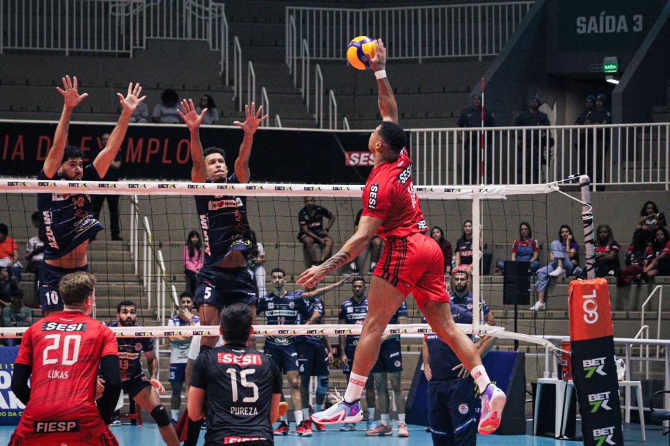 Sesi Bauru bate Monte Carmelo e enfrenta Araguari Vôlei nas quartas de final da Superliga Bet7k