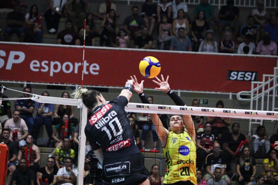 Sesi Vôlei Bauru visita Dentil/Praia Clube em decisão do confronto