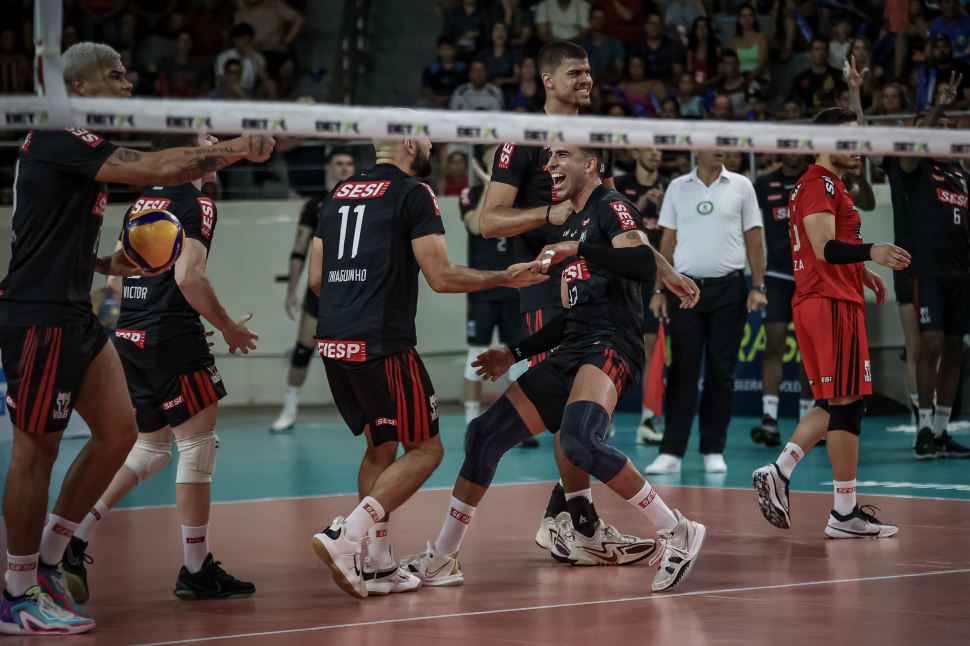 Em novo tie break, Sesi Bauru vence Araguari e leva decisão do semifinalista da Superliga Bet7K 2023/2024 para terceiro duelo