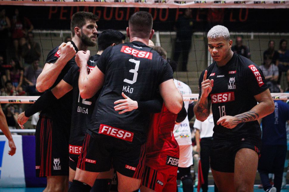 Sesi Bauru visita Joinville Vôlei em busca de vaga na final