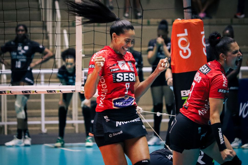 Mayhara renova com Sesi Vôlei Bauru para sexta temporada seguida no clube