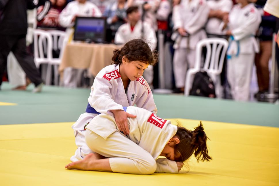 Sesi Botucatu realiza Treino de Inverno do Judô com participação de Flávio Canto