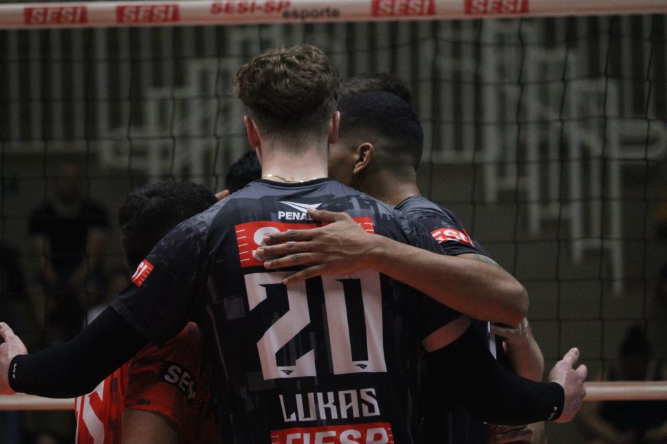 Sesi Bauru recebe Vedacit Vôlei Guarulhos em briga direta no Paulista 2024