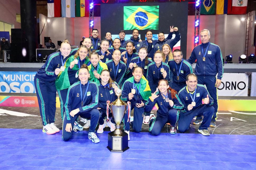 Atletas do Sesi Bauru são campeãs do Sul-Americano Sub-21 de vôlei feminino