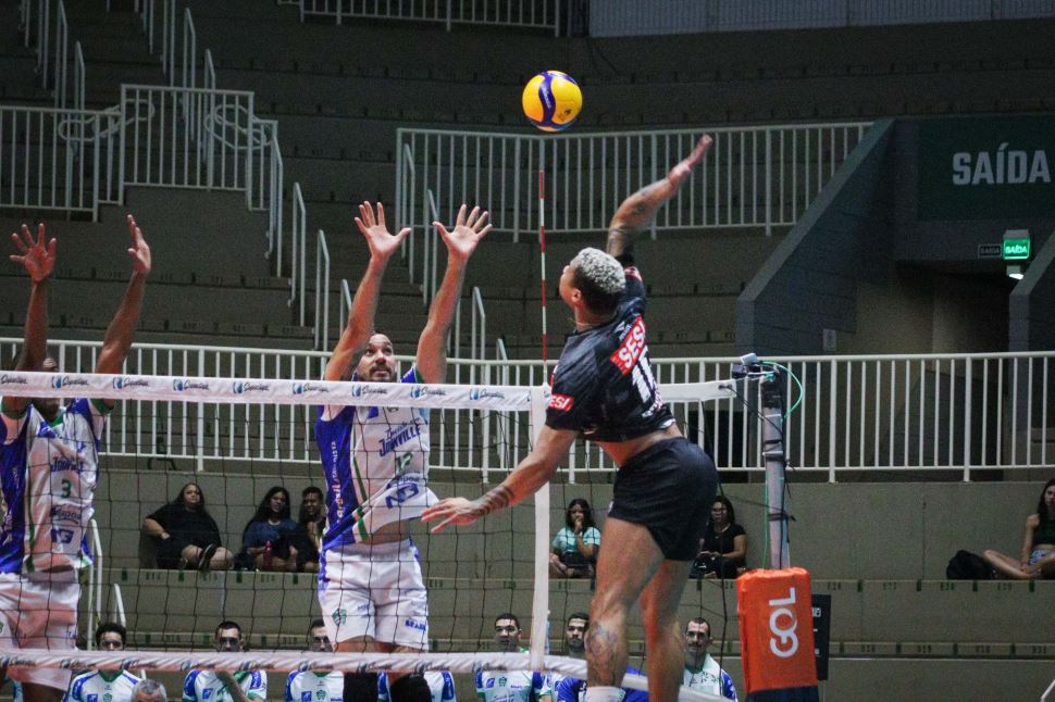 Sesi Bauru enfrenta Suzano Vôlei fora de casa pela Superliga 2024/2025