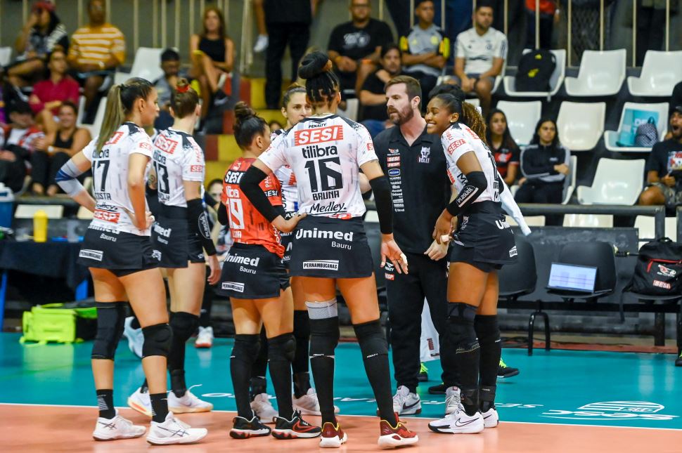 Sesi Vôlei Bauru recebe Dentil/Praia Clube pela Superliga 2024/2025