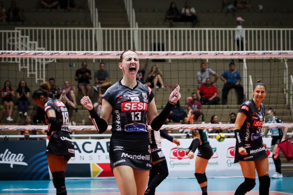 Sesi Vôlei Bauru domina partida e vence Batavo Mackenzie em casa