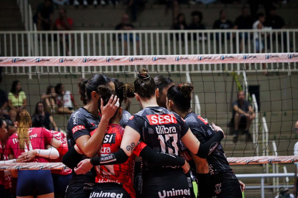 Sesi Vôlei Bauru enfrenta EC Pinheiros buscando quinta vitória consecutiva