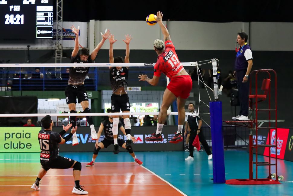 Dominante, Sesi Bauru bate Ciudad Voley e estreia com vitória no Sul-Americano de Clubes 2025