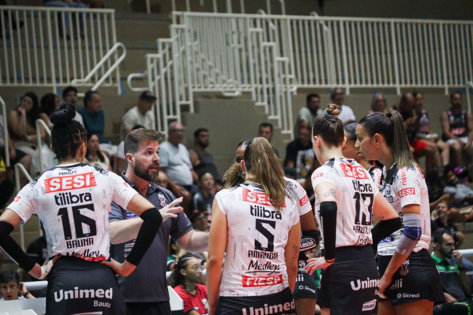 Sesi Vôlei Bauru recebe Fluminense pelo Jogo 1 das quartas de final da Superliga