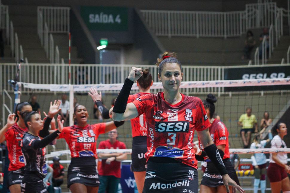 Eleita melhor levantadora do Brasil, Dani Lins renova com o Sesi Vôlei Bauru para temporada 2025/26