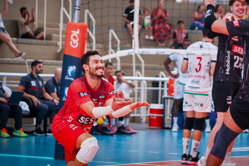 Douglas Pureza renova com o Sesi Bauru para mais uma temporada