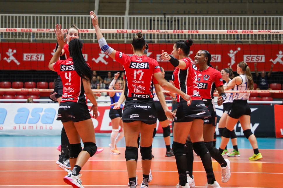 Sem sustos, Sesi Vôlei Bauru bate Vôlei Louveira e vence segunda no Paulista