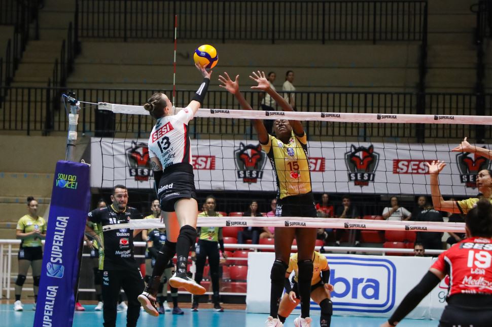 Na reedição da final Paulista, Sesi Vôlei Bauru enfrenta Paulistano Barueri pela Superliga