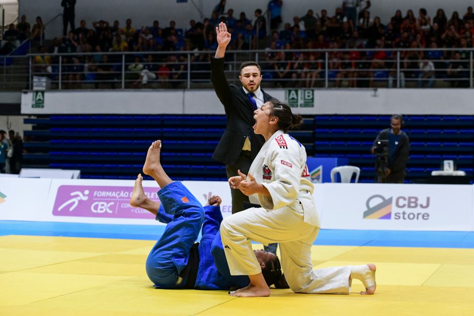 Maria Paula Lizardo vive momento marcante como campeã do Troféu Brasil de Judô 2025