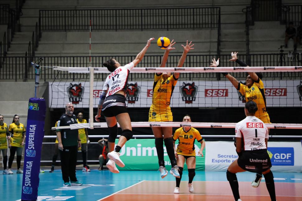 Sesi Vôlei Bauru bate Brasília Vôlei e vence segunda seguida na Superliga