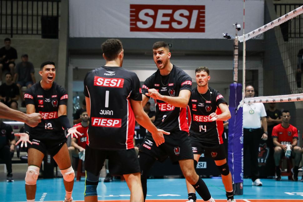 Sesi Bauru salva nove match points e vence Vôlei Guarulhos BateuBet em tie-break de 66 pontos
