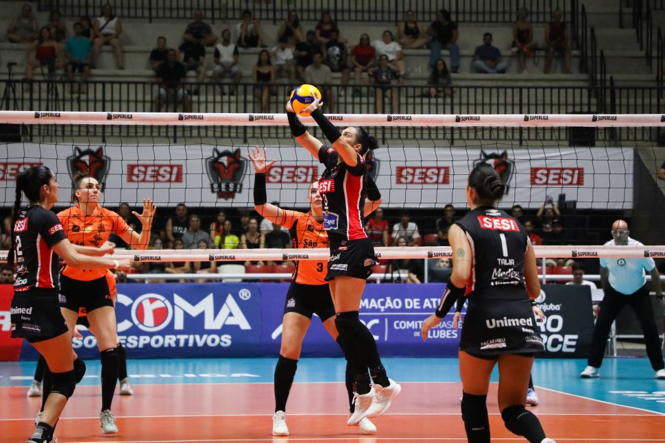 Sesi Vôlei Bauru é superado pelo Osasco São Cristóvão Saúde no fim do primeiro turno