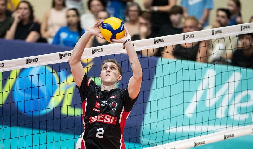 Em duelo de três horas, Sesi Bauru vence Joinville Vôlei pela Superliga 25-26