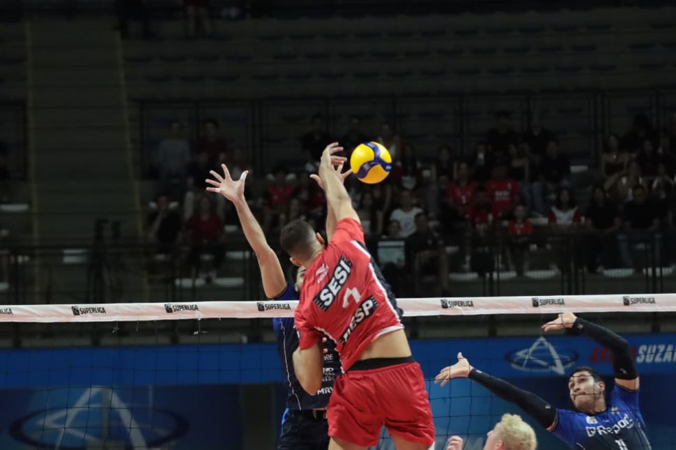 Sesi Bauru leva partida para tie-break, mas é superado pelo Suzano Vôlei