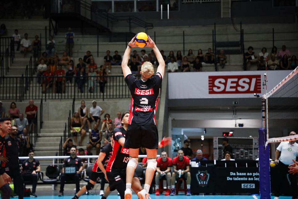 Sesi Bauru leva duelo para o tie-break mas sofre derrota para o Vôlei Renata