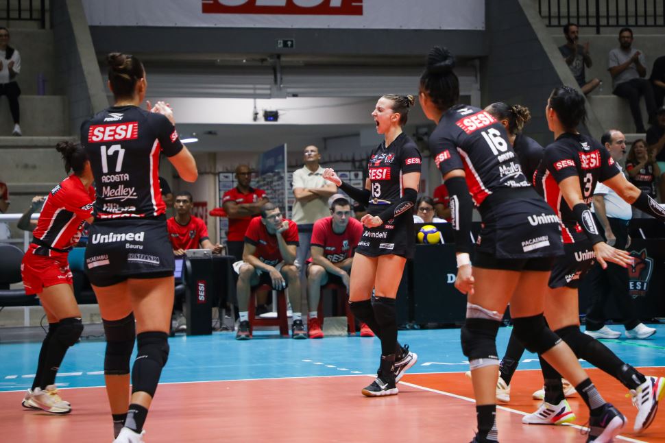 Sesi Vôlei Bauru domina partida e vence Sancor Seguros Vôlei Maringá